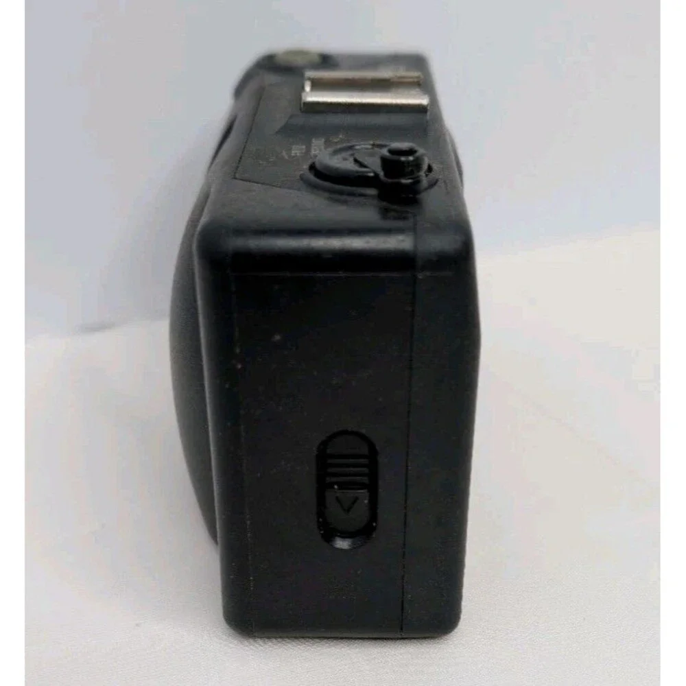 Vivitar EZ 35 35mm Focus Free Film Camera Black Point & Shoot Untested Pre-Owned